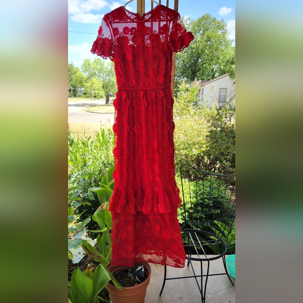 Monique Lhuillier long dress size 4